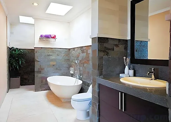Lotus Tirta 3*