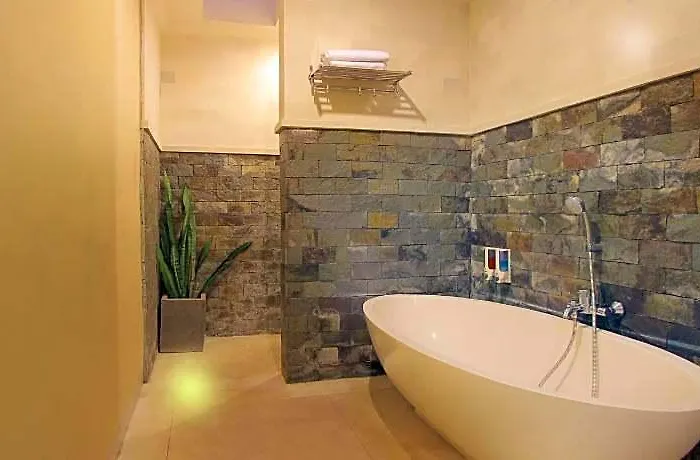 Lotus Tirta 3* Seminyak (Bali)